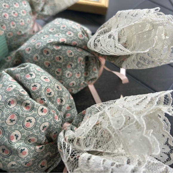 Vintage RARE HandMade Cloth floppy eared bunny, folk art, lace detail - Picture 11 of 12